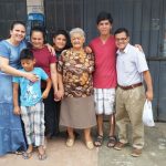 13-irma-ana-schimitt-ao-lado-da-missionaria-maritza-seus-familiares-nao-crentes-e-o-pr-nerizio