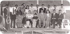 Em 1991 surge a Associação Missionária e Evangelística Heróis da Fé. Na foto, a equipe da Associação em flagrante tomado durante o I Congresso de Missões em Taquara, RS. 